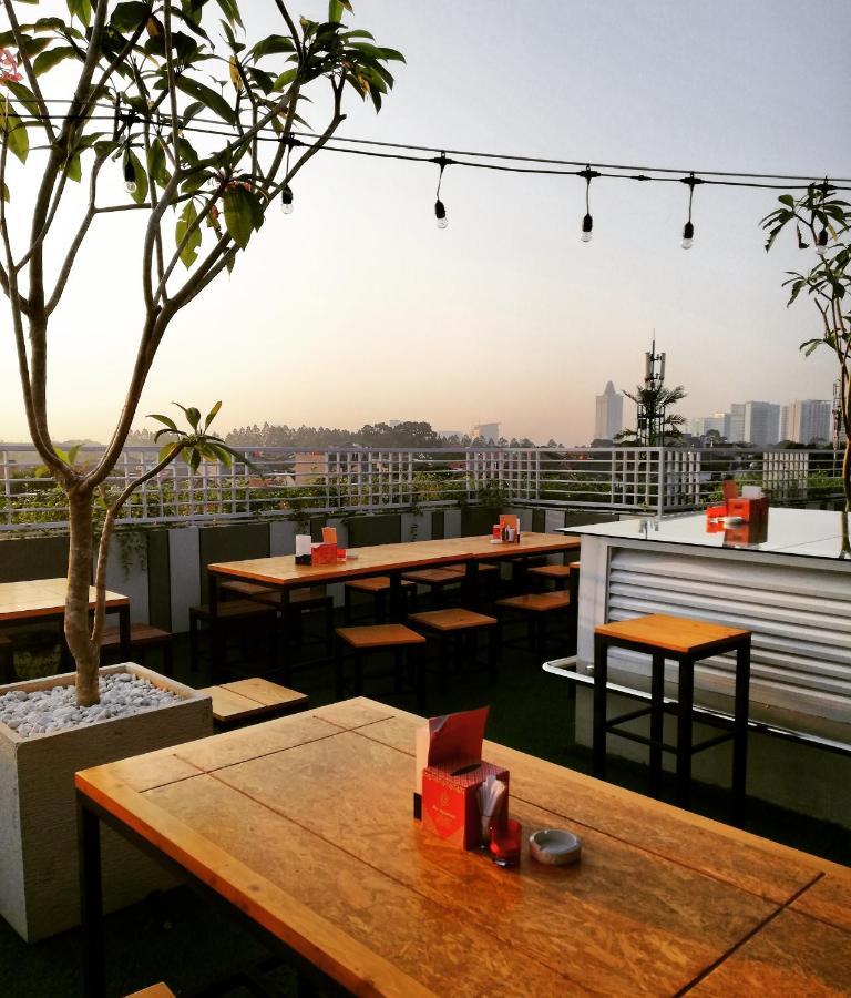 The Nyaman Motel Jakarta Buitenkant foto