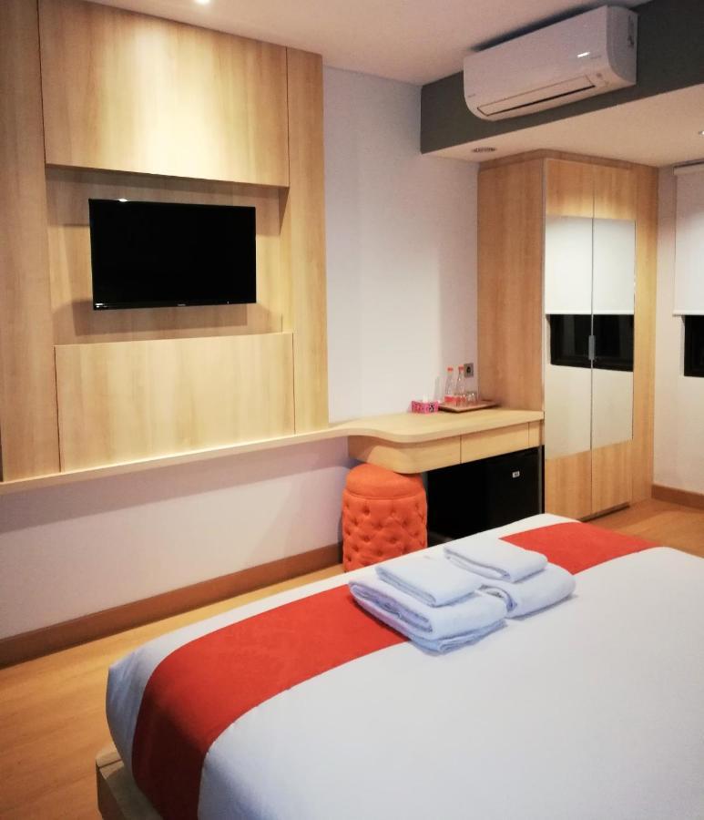 The Nyaman Motel Jakarta Buitenkant foto