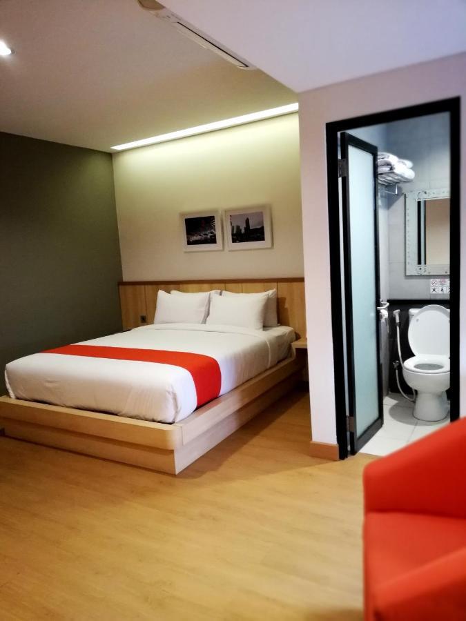The Nyaman Motel Jakarta Buitenkant foto